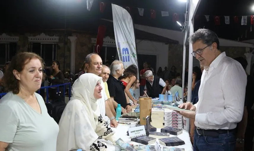 Edremit kitap fuarında altıncı gün: yazarlar ve sanatçılarla dolu bir program