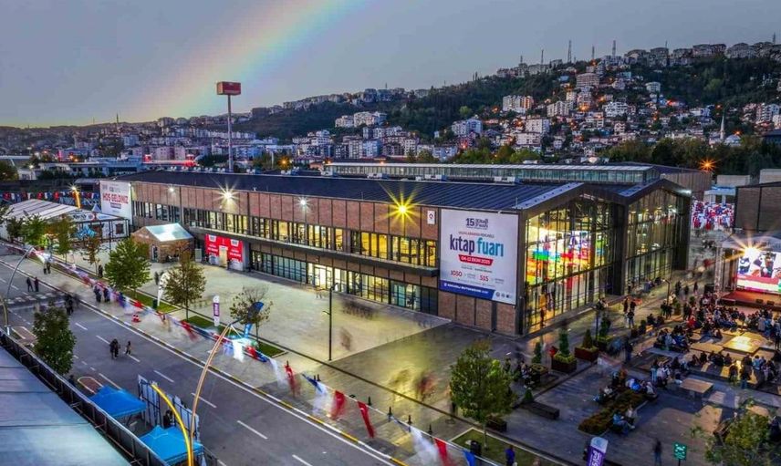 Kocaeli'de edebiyat tarihine dair nadir eserler açık artırmaya çıkıyor