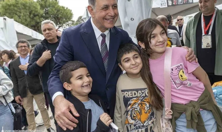 Eylül ayında kitap tutkunları Kültürpark'ta buluşacak: İzmir Kitap Fuarı kapılarını açıyor