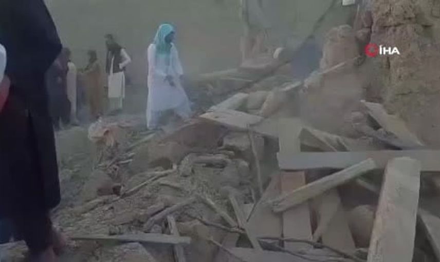 Pakistan'ın hava saldırısı Afganistan'da can aldı: 28 ölü
