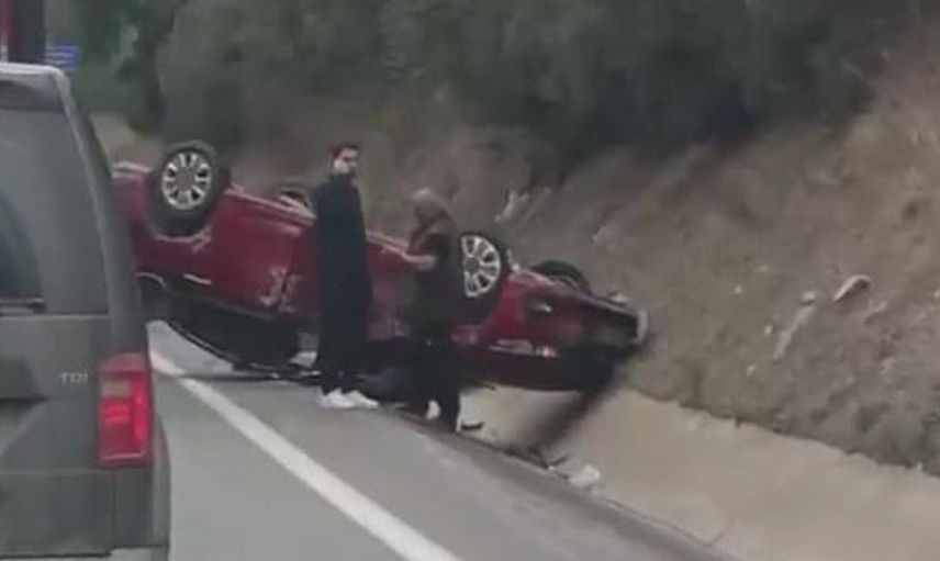 Kocaeli'de bir otomobil takla attı: Sürücü şans eseri kurtuldu