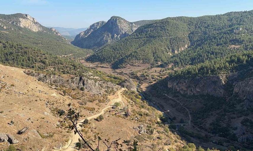 Kütahya'nın doğası ve tarihi ile buluşma noktası: Eğrigöz Kalesi ve İki Taş Kanyonu