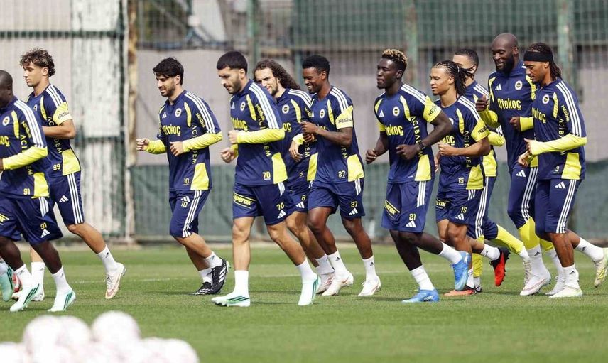 Fenerbahçe, Rizespor maçı öncesi idmanlarını sürdürüyor