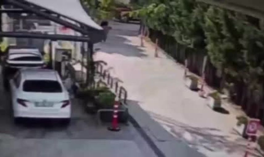 Boşanma aşamasındaki eşine mal satan kasap sokak ortasında bıçaklandı