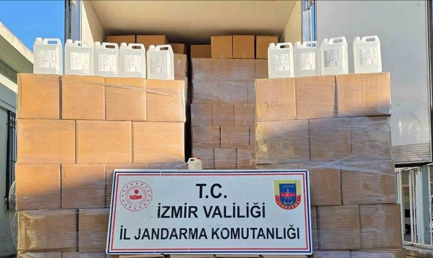İzmir'de sahte içki üretimine büyük darbe: 9 bin litre alkol ele geçirildi