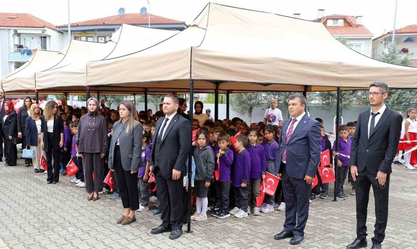 Minik öğrenciler, ilköğretim haftası etkinlikleriyle yeteneklerini sergiledi