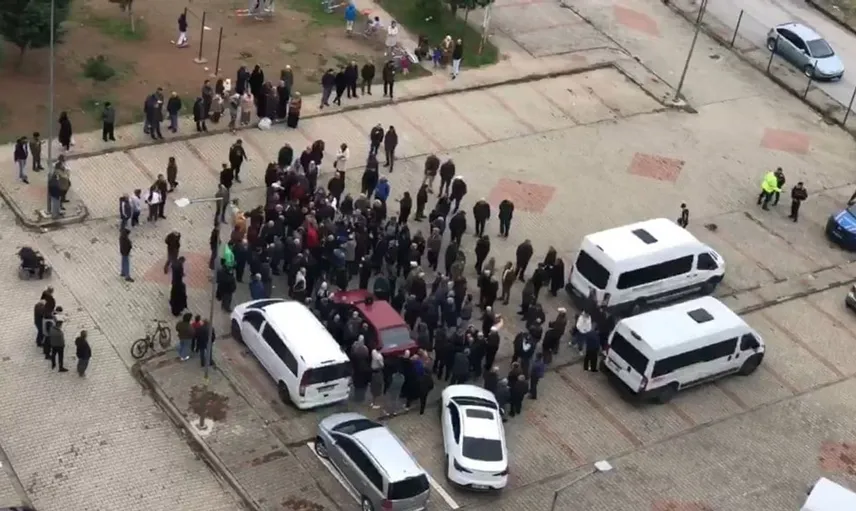 Bursa'daki toplu konut sakinleri ek ödeme talebine karşı yeniden eylemde