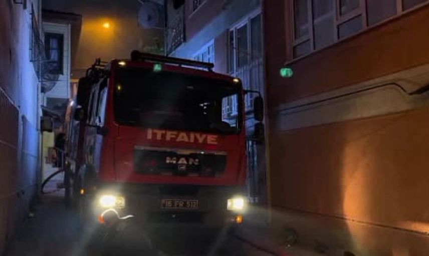 Bursa'da ev yangını can aldı: Oğlunun ölüm haberini alan babanın feryadı yürek dağladı