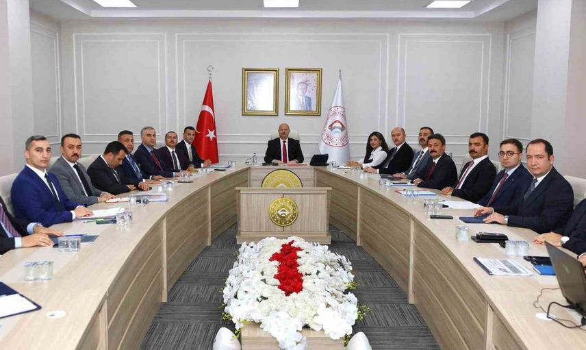 Adıyaman'da kamu hizmetleri için stratejik değerlendirme yapıldı
