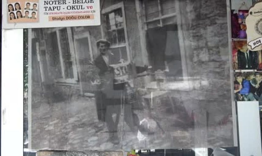 Yaşamakta olan tarih: Kiğı'da fotoğrafçılık mesleğiyle kayıpları hatırlatıyor