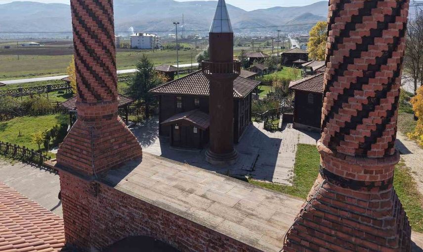 Tarihi cami odun olarak satılmaktan kurtarıldı: Kaymakamın önderliğiyle kültürel miras yeniden hayat buldu