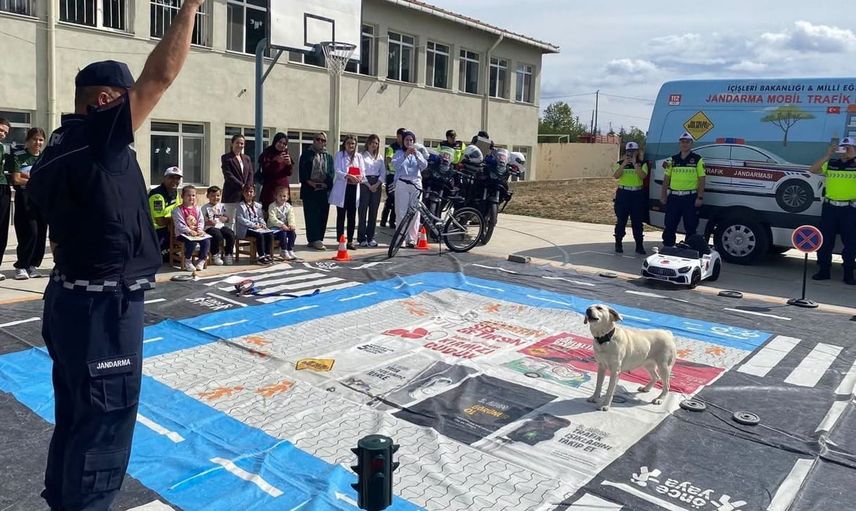 Pınarhisar'da öğrenciler için trafik güvenliği uygulamalı eğitimi