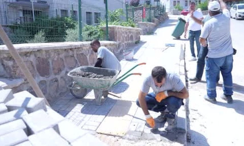 Manisa’nın Akgedik Mahallesi’nde yollar yenileniyor