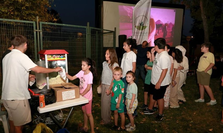 Osmangazi'de yazlık sinema etkinliği çocukları buluşturdu