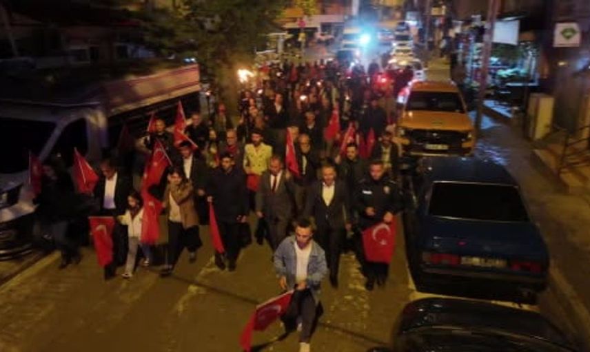 Saimbeyli'de kurtuluş coşkusu meşalelerle kutlandı