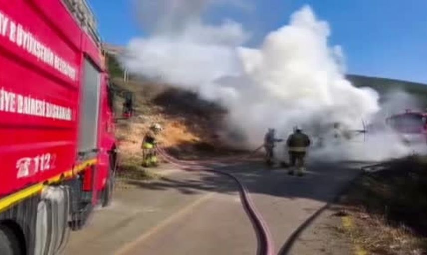 İskenderun'da yangın paniği: İş makinesi alev alev yandı