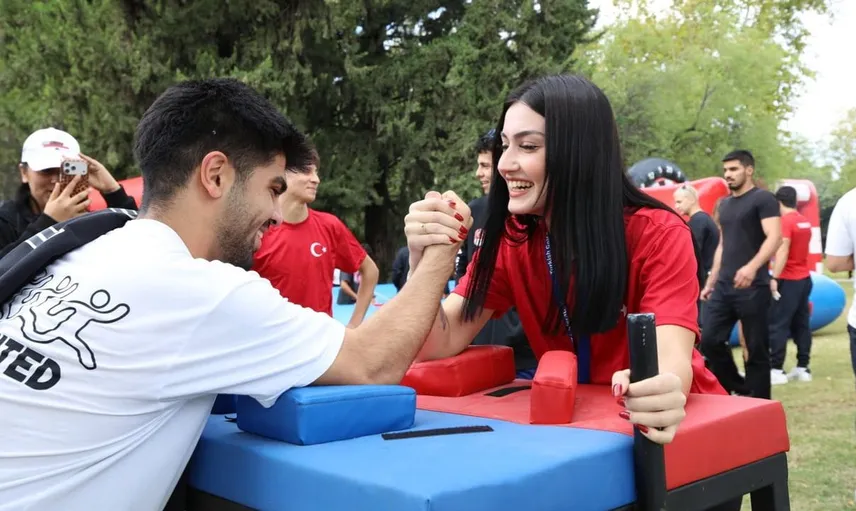 Cumhuriyet Bayramı coşkusu Akdeniz Üniversitesi'nde yaşandı