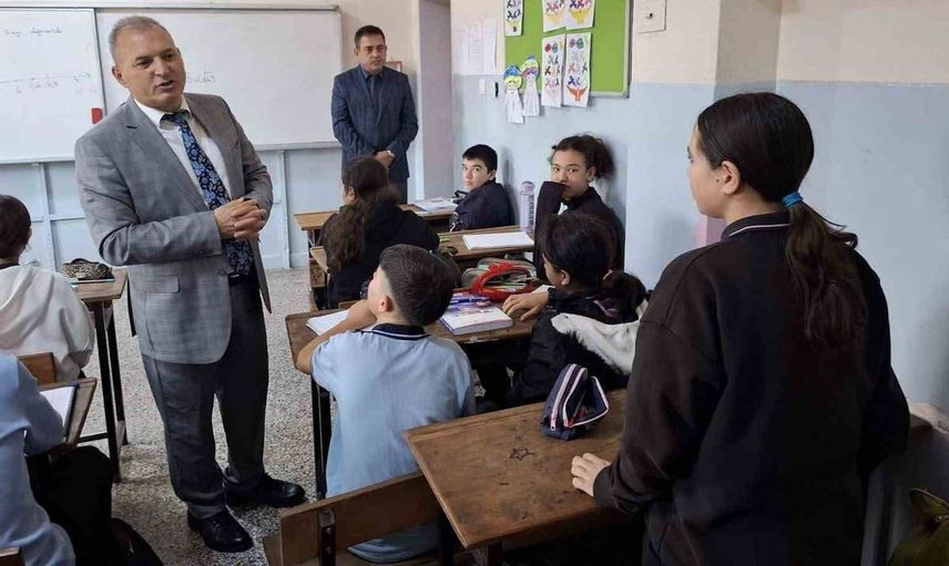 Sarıgöl'de eğitimde kalite artırımı için öğretmenlerle buluşma