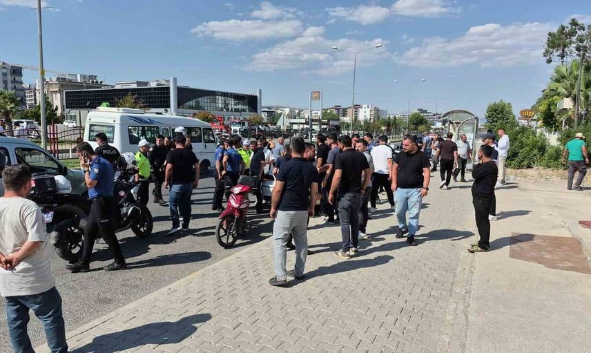 Adıyaman'da iki otomobil çarpıştı: 3 yaralı