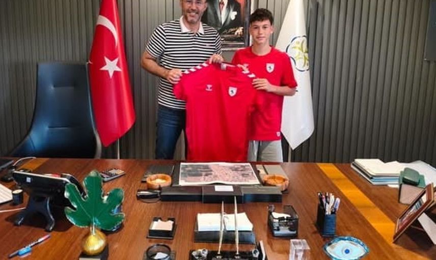 Kuzey Topçu'dan başkan zencirci'ye anlamlı forma hediyesi
