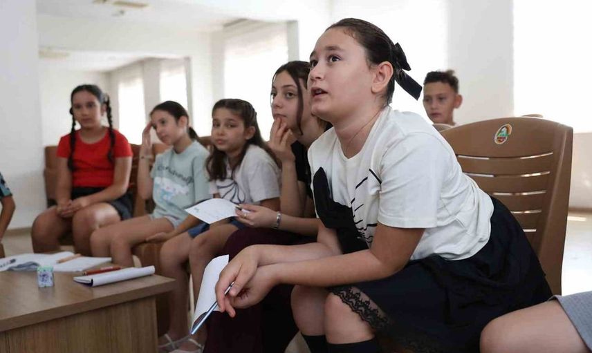 Efeler'de yaz kurslarıyla çocuklar felsefeyi keşfediyor