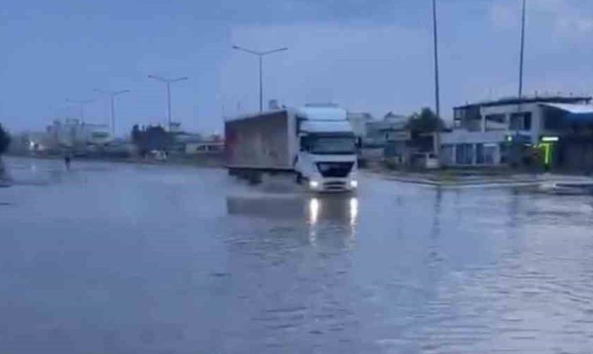 Mardin'de sağanak ve dolu hayatı olumsuz etkiledi