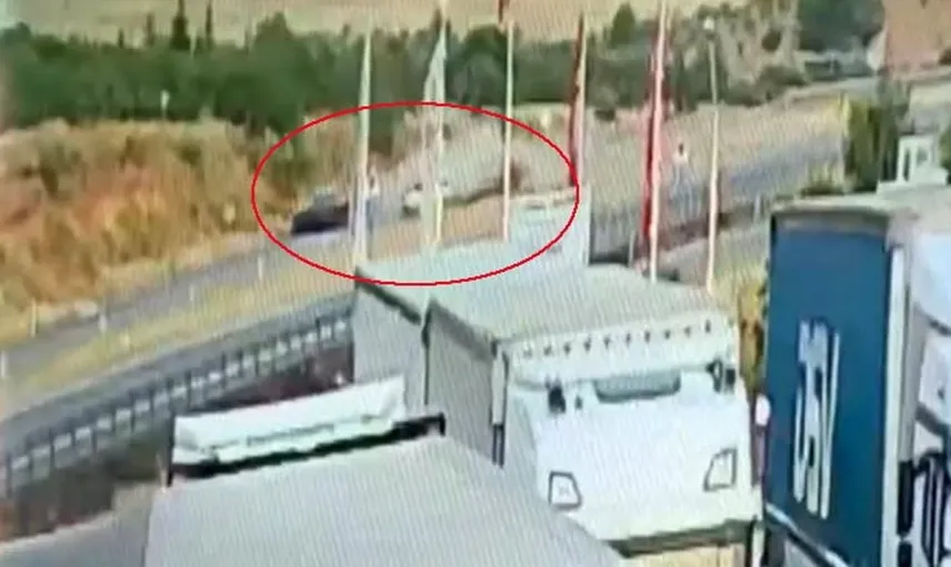 Gaziantep'te feci kaza güvenlik kamerasına yansıdı: 4 can kaybı