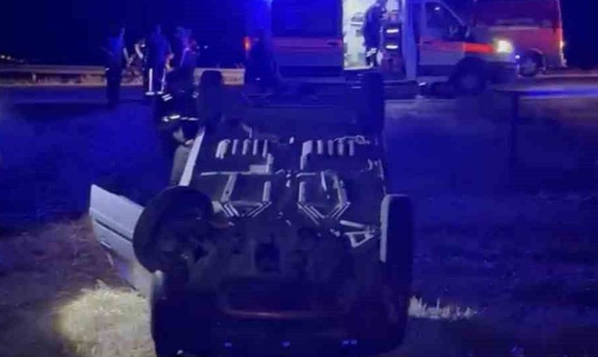 Çanakkale’de yaban hayvanına çarpmamak için direksiyonu kıran otomobil tarlaya uçtu