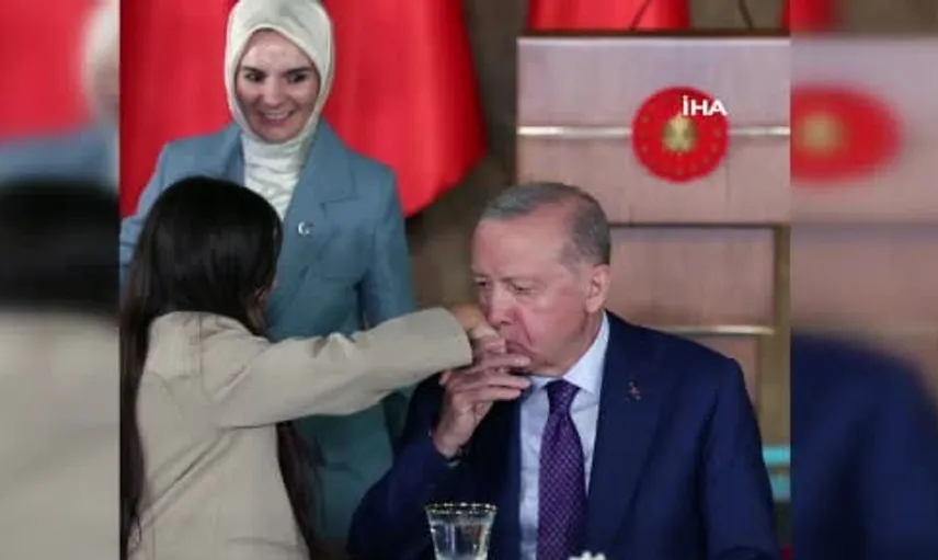 Cumhurbaşkanı Erdoğan şehit aileleriyle buluşarak destan yazdı
