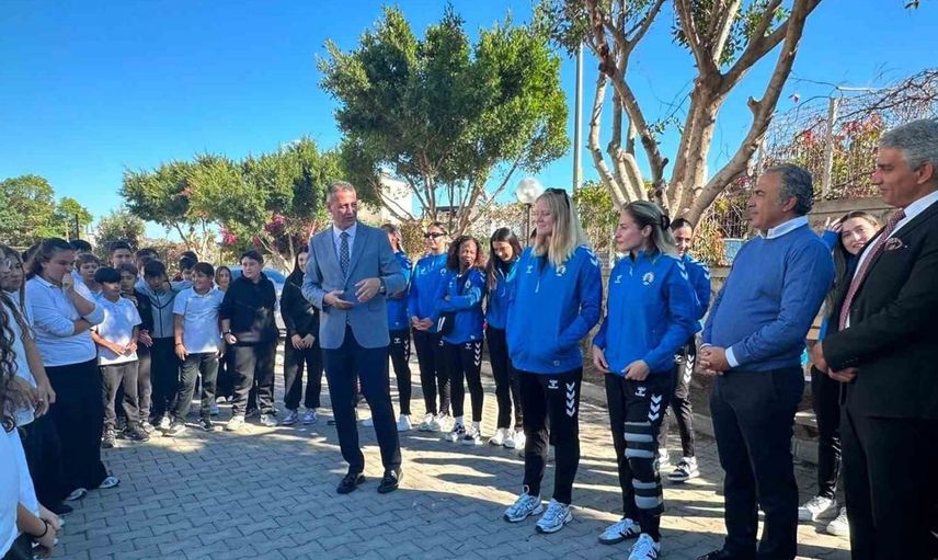 Yalıkavakspor, genç sporcularla buluşarak sporun önemini vurguladı
