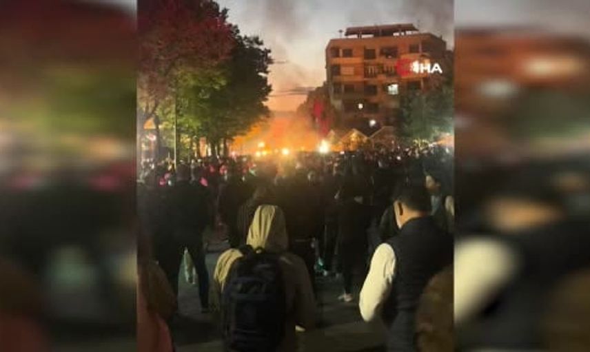 Tiran'daki öğrenci protestoları uluslararası dikkat çekiyor: 65 gözaltı, 51 polis yaralı