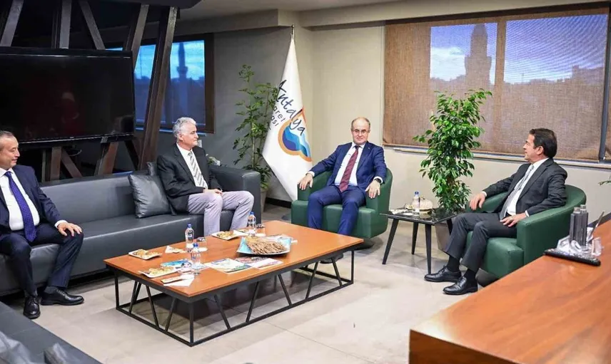 Antalya ekonomisinde tarihi yükseliş: Gelir vergisi tahsilatında yüzde 80 artış