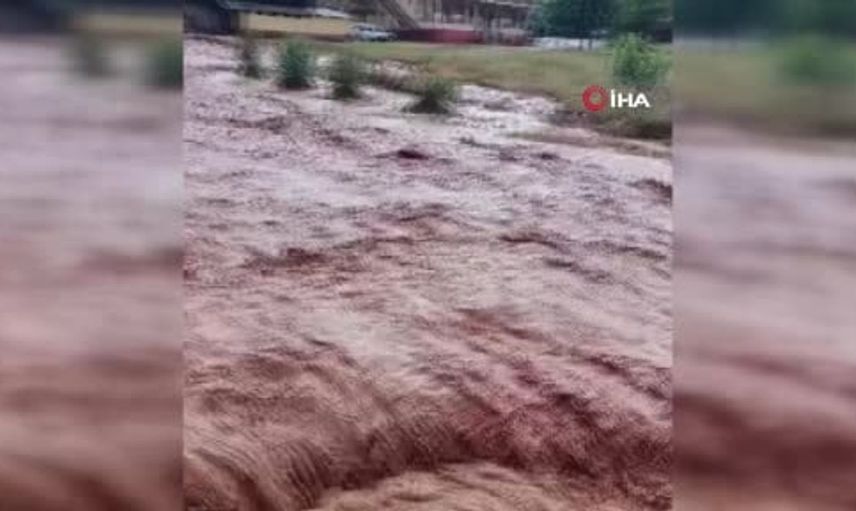 Hatay'da şiddetli yağış tarım arazilerini vurdu: Sel felaketi yaşandı