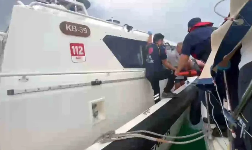 Fethiye ve Marmaris'te yaralanan iki kişi için sahil güvenlik ambulans hizmeti sağladı