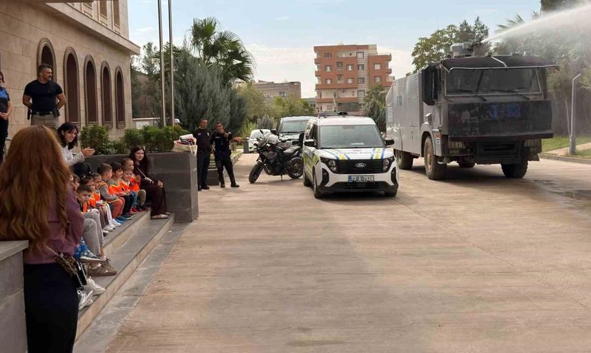Cizre'de öğrenciler polislik mesleğini tanıma fırsatı buldu