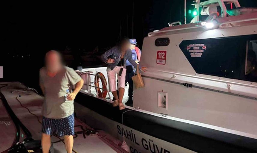 Marmaris açıklarında rahatsızlanan vatandaş karaya tahliye edildi