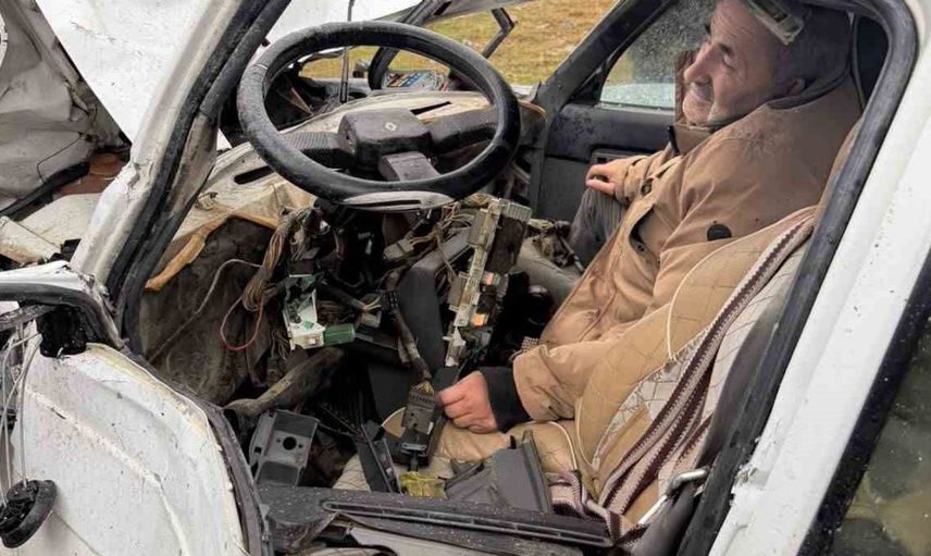 Bitlis'te trafik kazası: İki otomobil çarpıştı, beş kişi yaralandı
