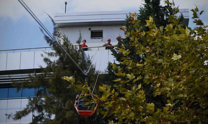 İzmir itfaiyesi yangın tatbikatıyla acil duruma hazırlığını güçlendirdi