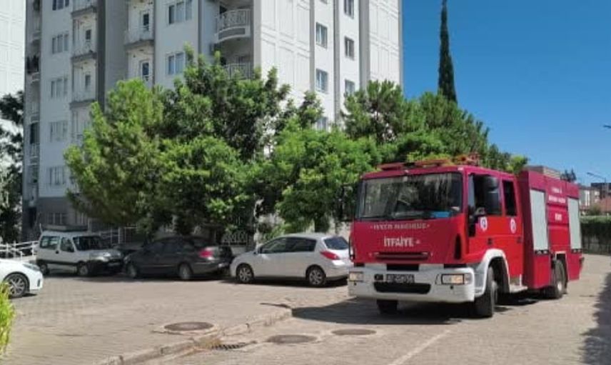 Antalya'da eski kız arkadaşının kapısını ateşe veren şahıs aranıyor