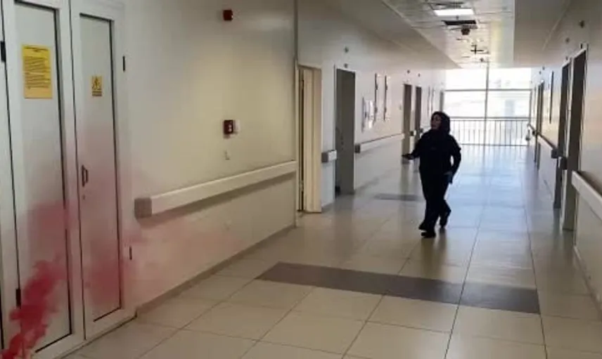 Serik Devlet Hastanesi'nde yangın tatbikatı gerçeği aratmayan uygulamayla gerçekleştirildi