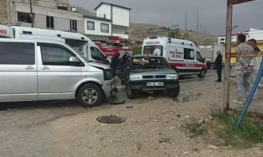 Sivas'ta trafik kazasında 4 kişi yaralandı