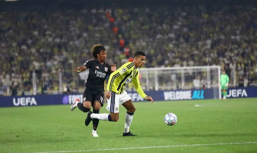 Fenerbahçe, Lyon karşısında ilk yarıyı geride kapattı