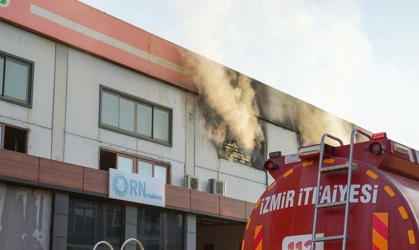 Gaziemir'de sabah saatlerinde iş yeri yangını paniğe neden oldu