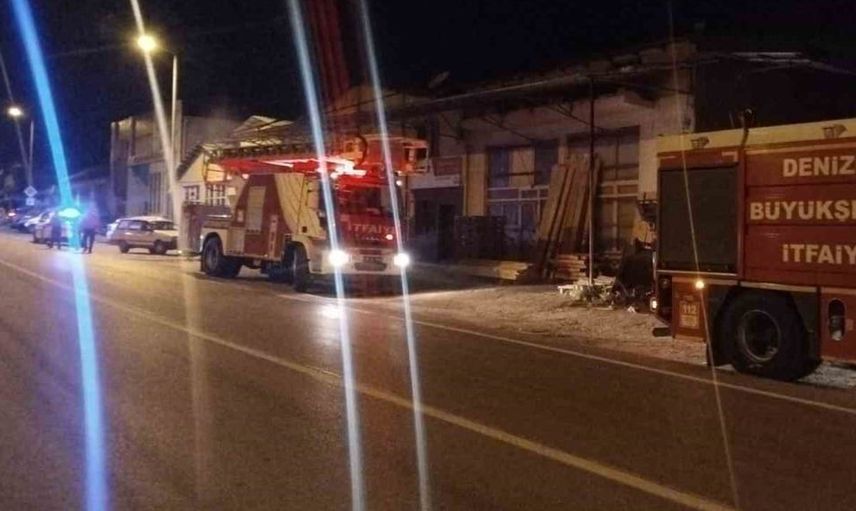 Denizli'de marangozhanede yangın çıkması paniğe neden oldu