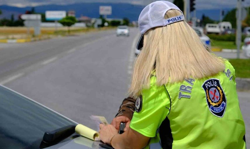 Düzce'de trafik denetimlerinde 204 araç men edildi