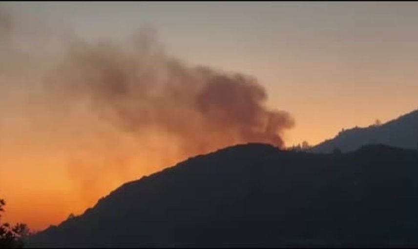 Kaş’ta orman yangınına müdahale devam ediyor