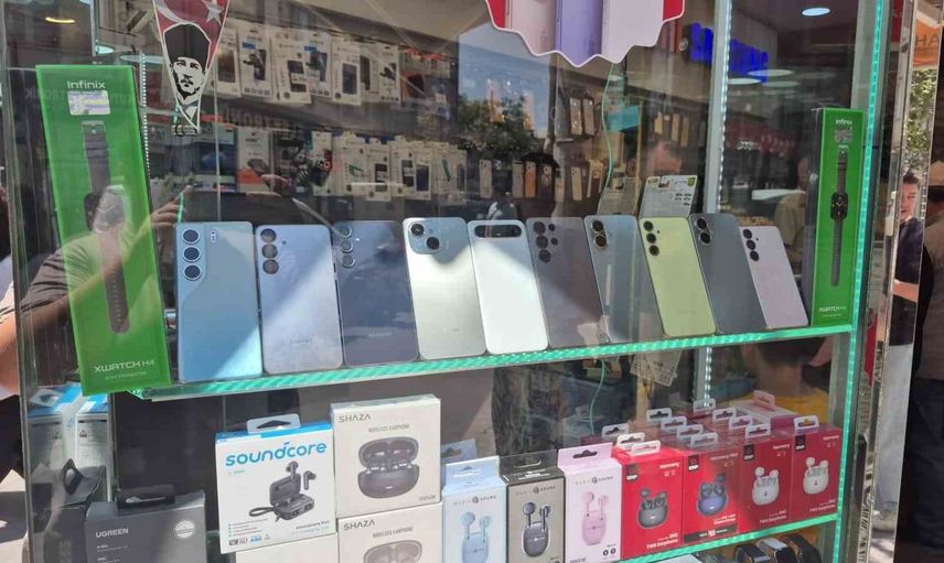 Yeni gümrük düzenlemesi telefonları etkilemedi: Esnafın gözünden piyasa durumu