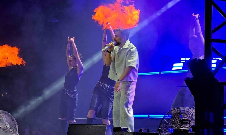 Karabük’te 30 bin kişi Hakan Peker ve Sefo ile coştu