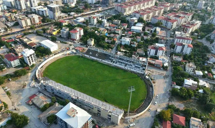 Osmaniye 7 Ocak Stadyumu’nda yenileme çalışmaları hızla devam ediyor