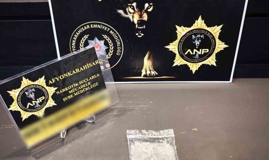 Afyonkarahisar'da uyuşturucu ile yakalanan 2 kişi tutuklandı